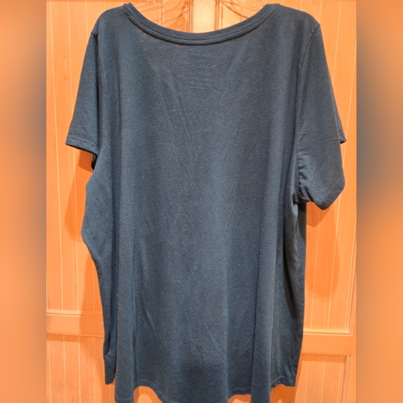Torrid Classic Fit Girlfriend Tee 5X EUC - Picture 2 of 5